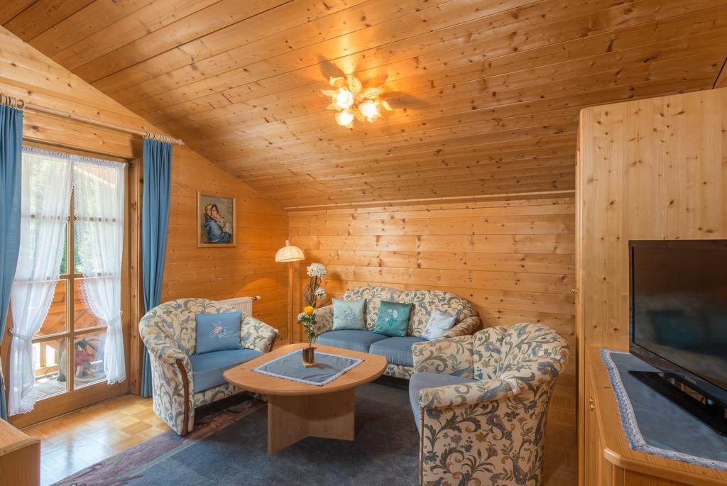 Bio-holzhaus Und Heimat *
